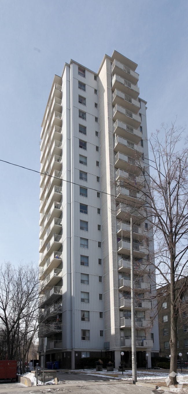 Building Photo - Imperial Towers