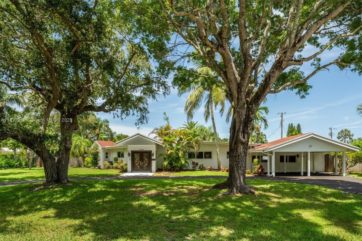 Foto principal - 12525 SW 72nd Ave