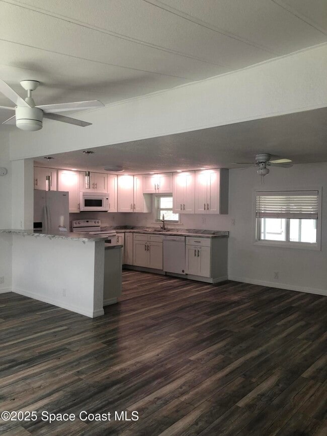 Building Photo - 522 Egret Cir
