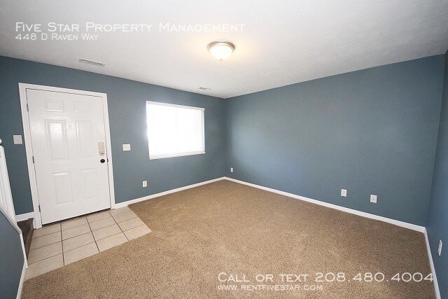 Foto del edificio - 448 Raven Way