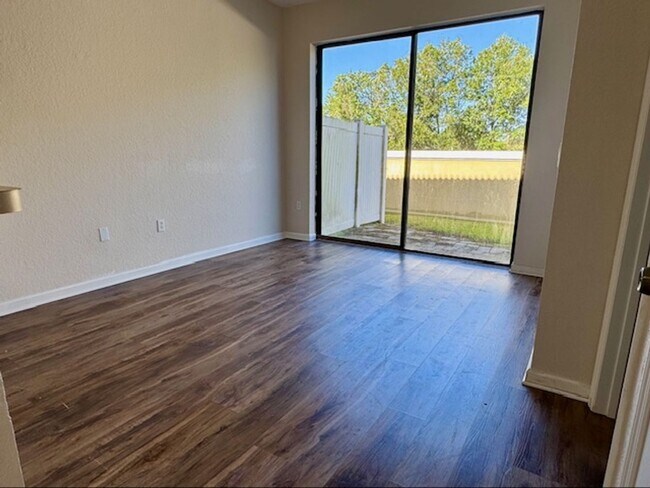 Building Photo - Peaceful 4 Bedroom 3 Full Bath Townhome In...