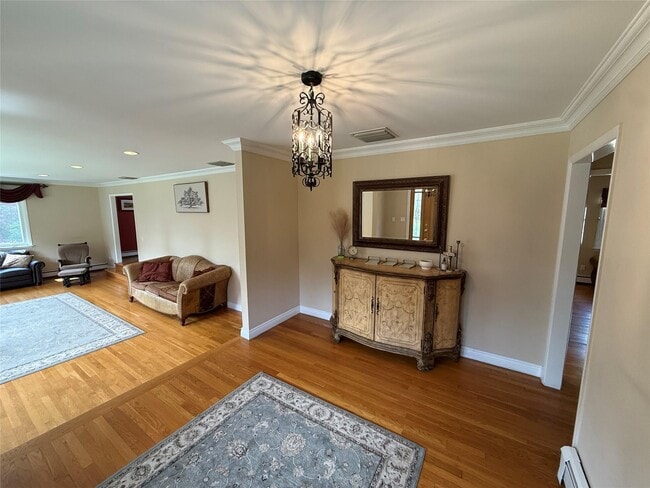Building Photo - 29 Eastview Dr