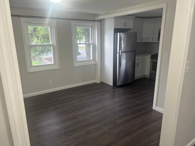 Foto del edificio - 209 Runyon Ave