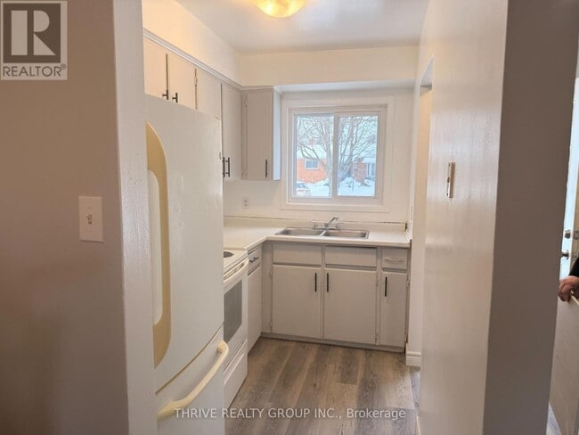 Building Photo - 57 Toulon Crescent