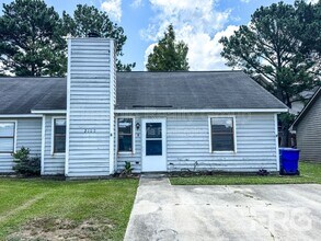 Building Photo - 2108 E 3rd St