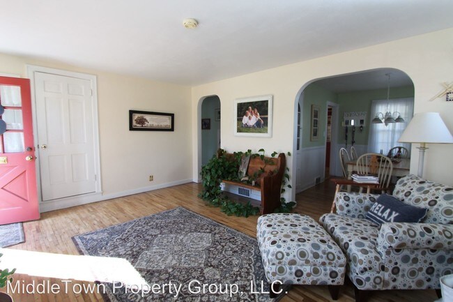 4 br, 2 bath House 2012 West Petty Road House for Rent