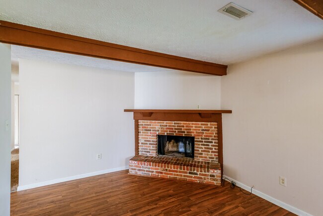 Foto del edificio - Stunning 3 Bedroom Home in Millbrook, AL!