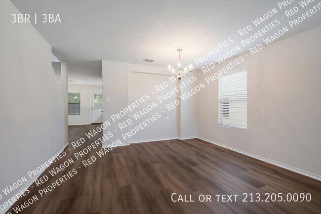 Building Photo - 11006 Hillsdale Loop