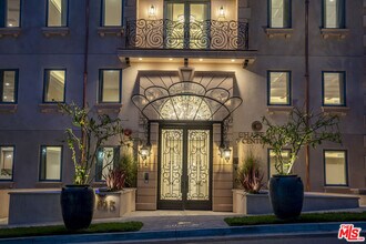 Building Photo - 1825 Pandora Ave