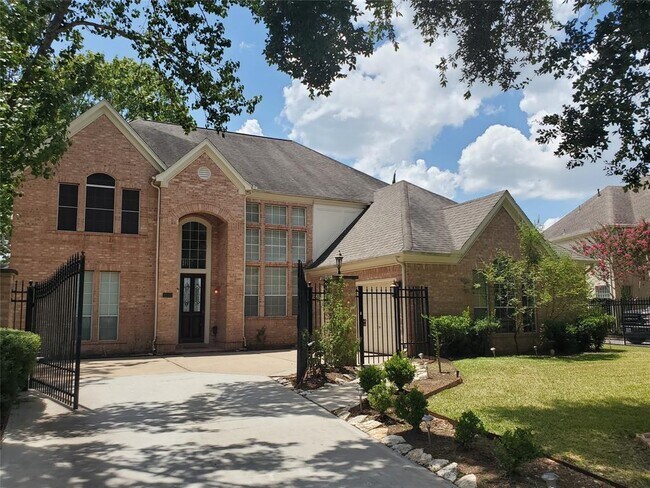 Foto del edificio - 1810 Shoreline Dr