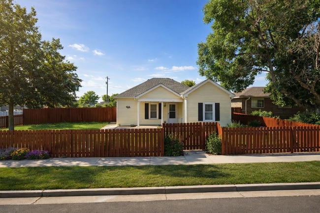 Photo - 146 6th St House