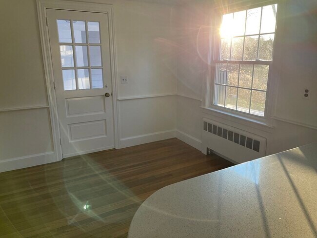 Foto del edificio - 4 Riverside Dr