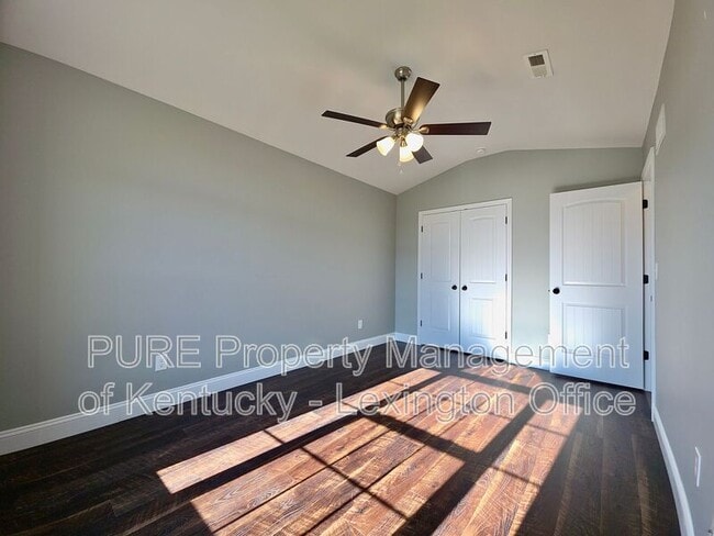 Building Photo - 106 John Davis Dr