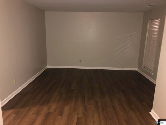 Foto del edificio - 142 Angela Dr