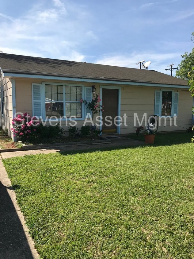Primary Photo - **MOVE IN SPECIAL $100 OFF FIRST MONTH****