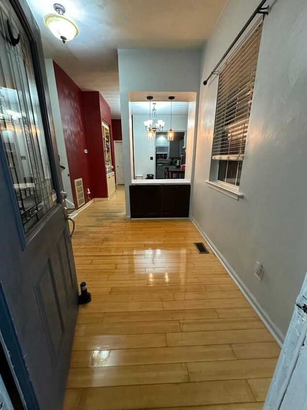 Building Photo - 316 W 31st St