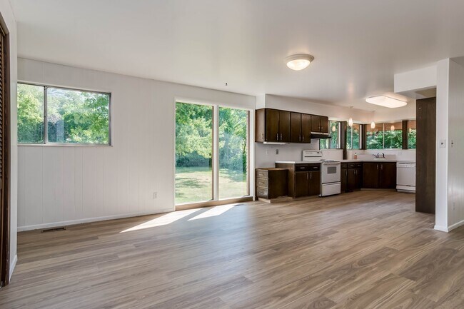 Building Photo - 5005 S Wander Ln
