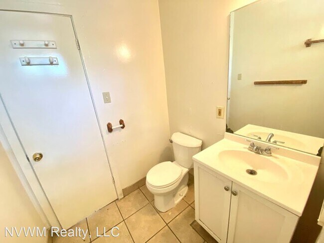 Building Photo - 3 br, 1 bath House - 1081 Canosa Ave