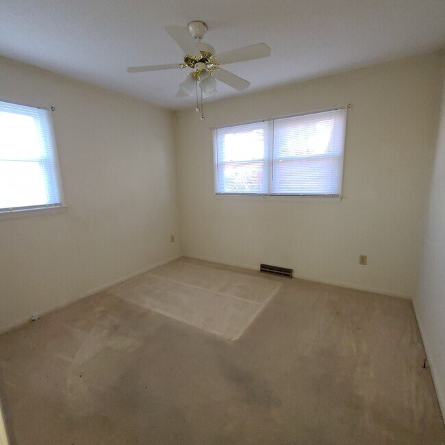 Building Photo - 669 Pleasant Hill Rd