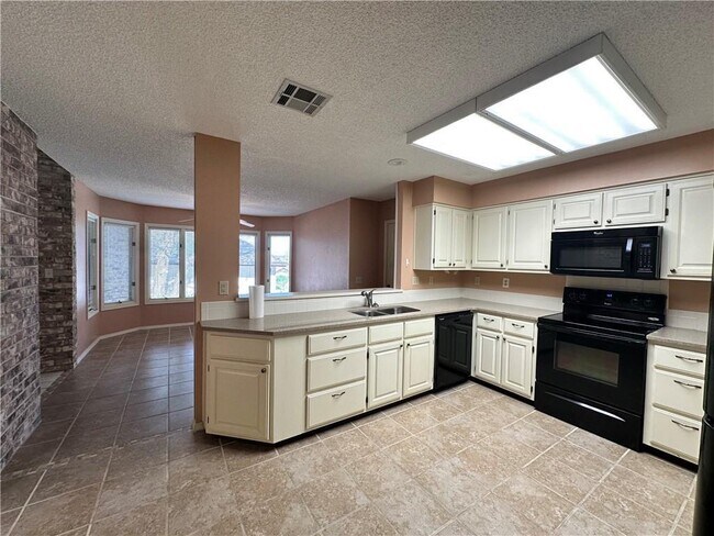 Foto del edificio - 8 Teresa Dr