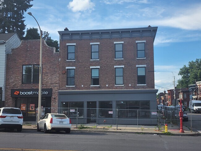 Building Photo - 222 Broadway