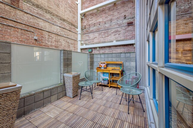 Foto del edificio - 650 Delancey St