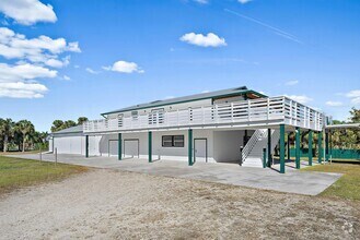 Building Photo - 10275 SW Green Ridge Ln