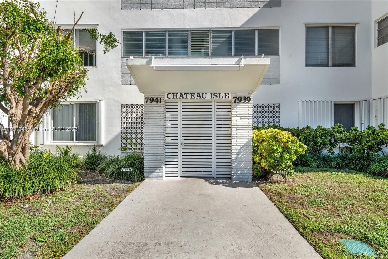 7941 West Dr Unit 301, North Bay Village, FL 33141 Condo for Rent in