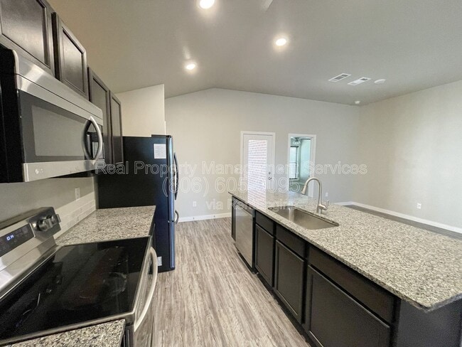 Building Photo - 3410 Bryan Ave