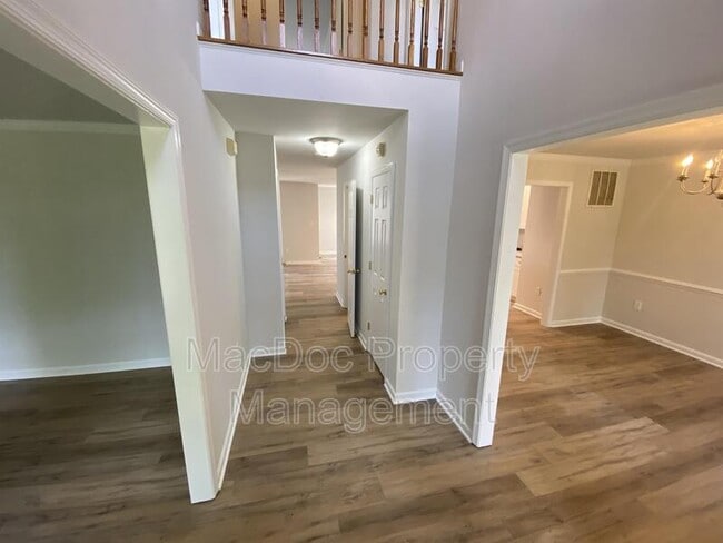 Building Photo - 7218 John Taylor Mews