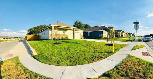 Building Photo - 13813 Harrisglenn Dr