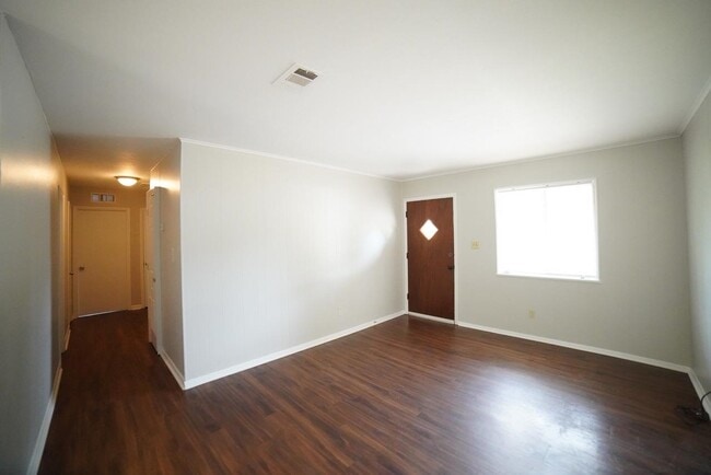 Building Photo - 1329 Blossom Cir