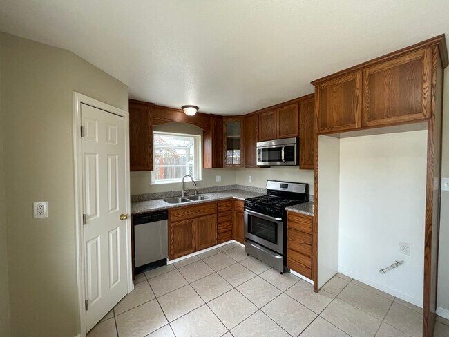 Building Photo - 3631 Quinn Way