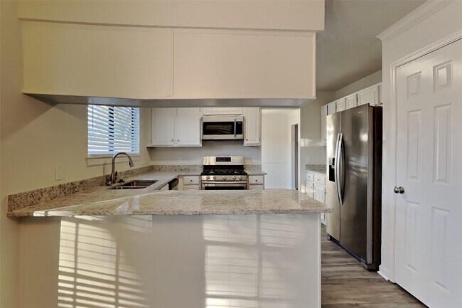 Foto del edificio - 8335 Sparkling Springs Dr