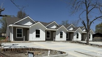 Building Photo - 403 S Temple St