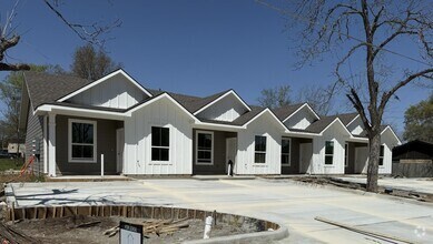 Building Photo - 403 S Temple St