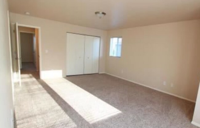Foto del edificio - 4 Bedroom Townhome in Hawks Ridge by MSU
