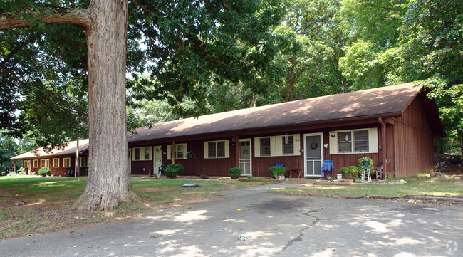 Building Photo - Tobaccoville Crossing