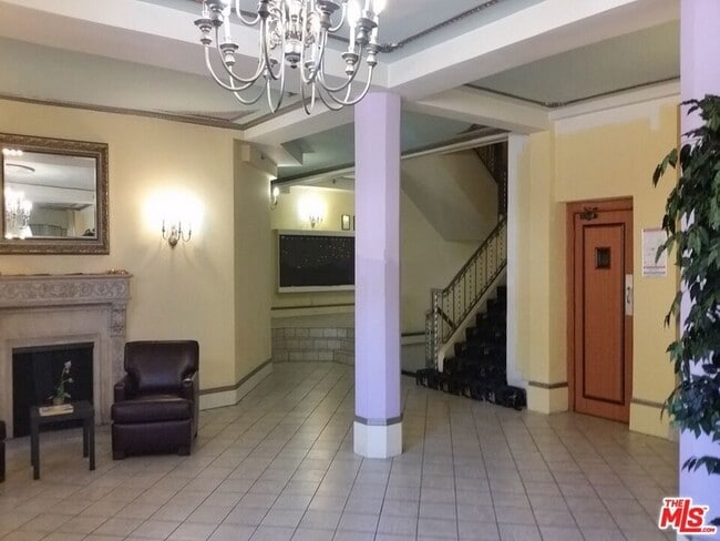 Foto del edificio - 5640 Franklin Ave