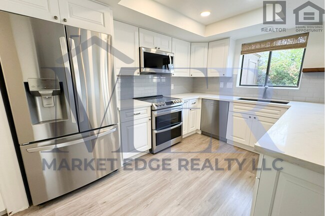 Foto del edificio - 2Bed/2.5Bath Townhome on Missouri/Central!...