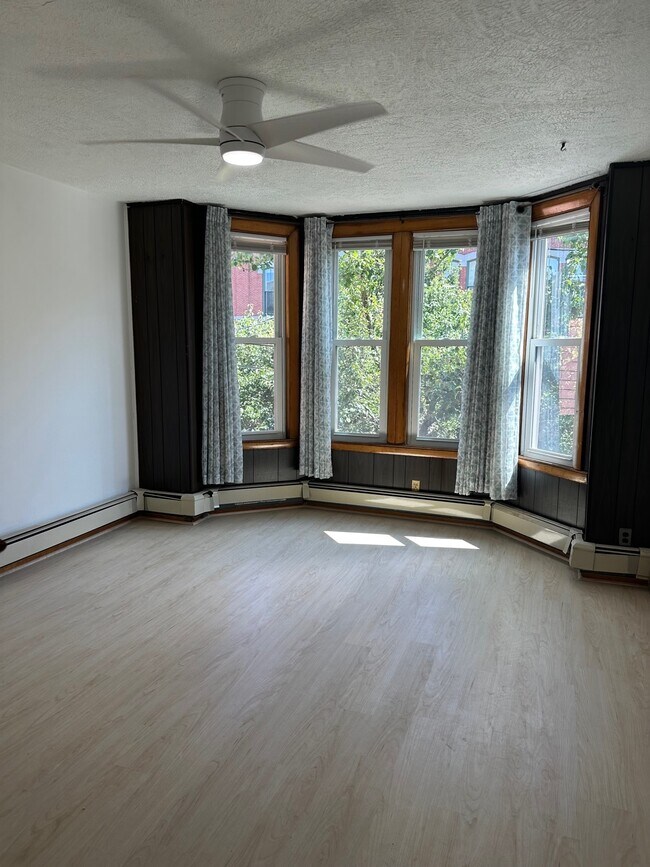 Foto del edificio - 53 Bow Street, Unit 2