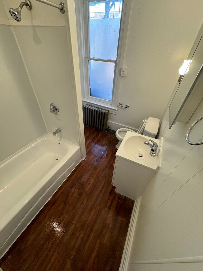 Building Photo - Second month HALF OFF! Available Now!