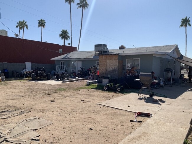 Foto del edificio - 454 W 9th St