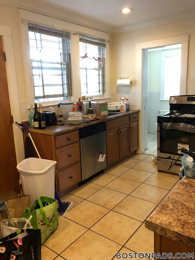 Building Photo - 24 Claymoss Rd