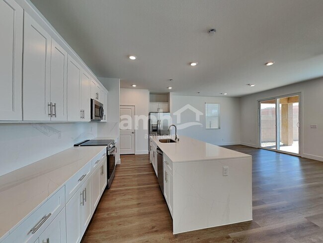 Foto del edificio - 4665 Flaming Ridge Trail