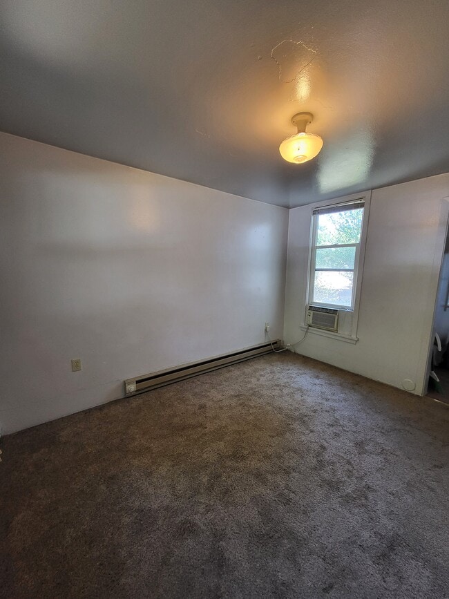 Building Photo - 302 1st Ave