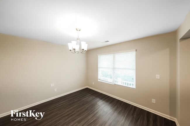 Foto del edificio - 940 Valley Cir