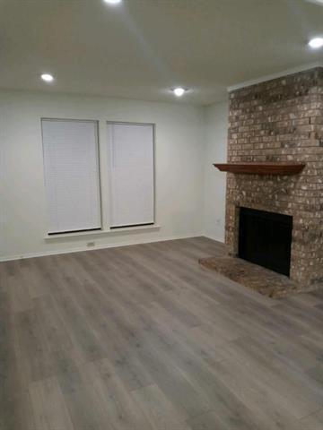 Foto del edificio - 7530 Kings Ridge Rd