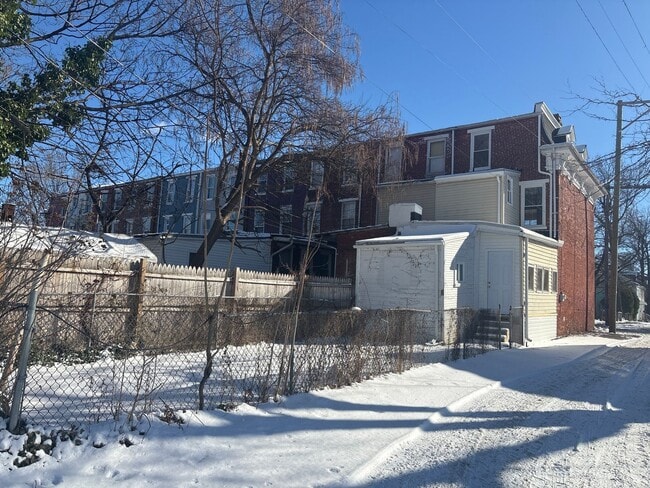 Building Photo - 2+ Bedroom House York City SD