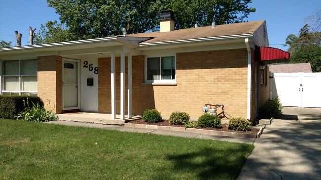 Building Photo - 258 George Rd